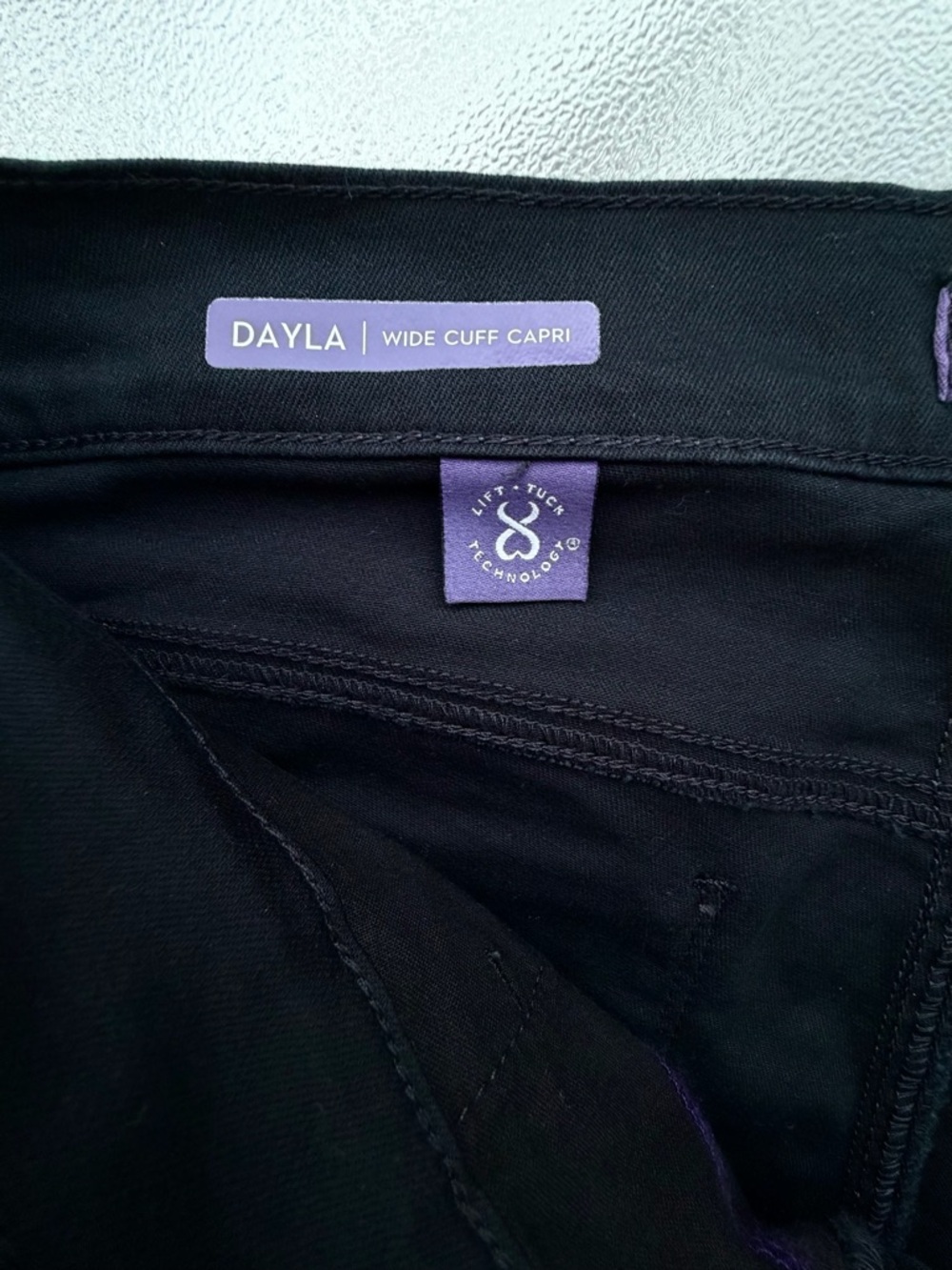 NYDJ Dayla Black Wide Cuff Capri High Rise Stretch Jeans ~ Women’s 10 - Picture 8 of 12